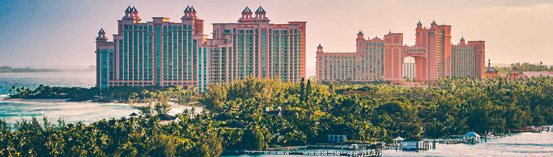 Hop on Flights to Nassau to Enjoy a Surreal Tropical Trip